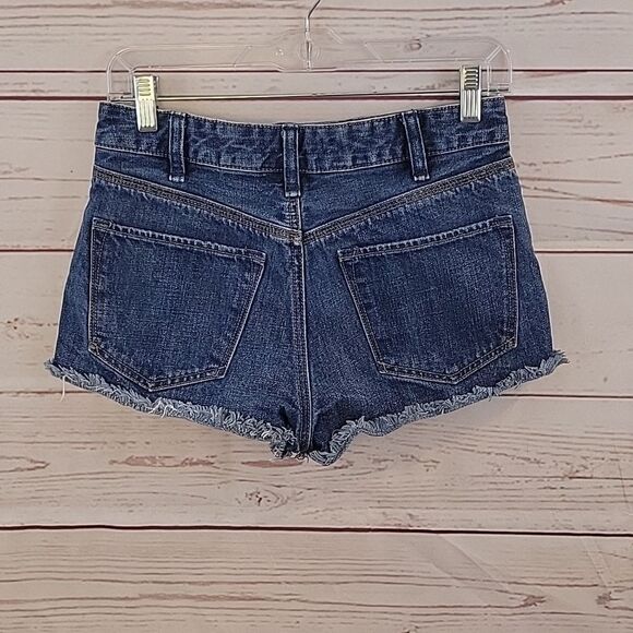 FREE PEOPLE, Denim Cutoff Shorts In Rinse Wash- Size 26 - Picture 4 of 6